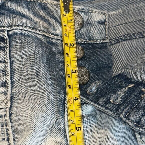 No Boundaries Blue Faded Denim Flat Front High-Rise Cut-Off Shorts Ladies Size 3 - Picture 8 of 9